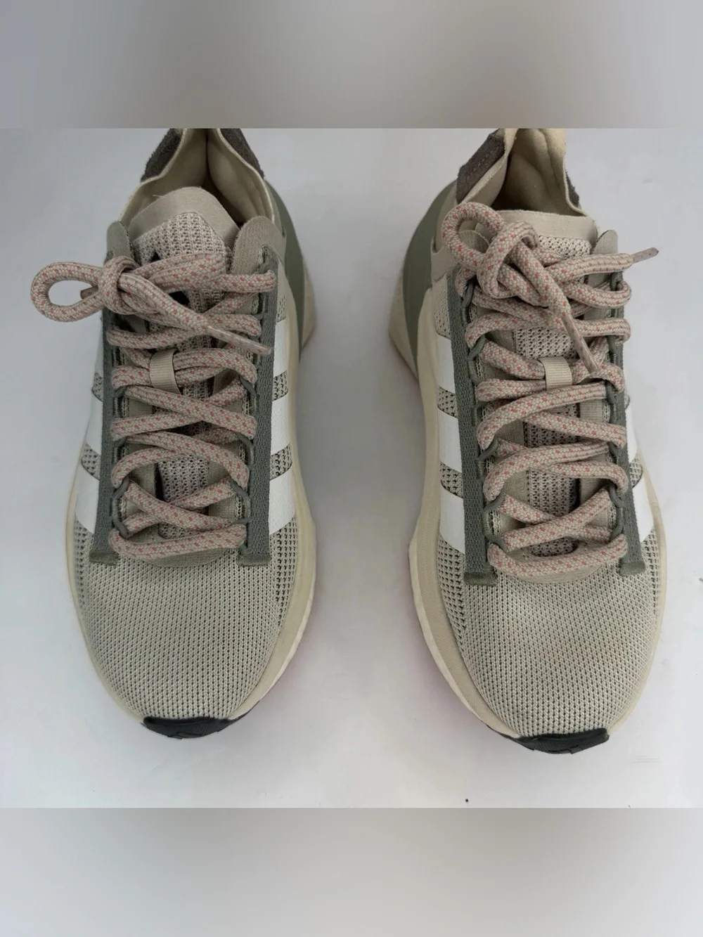Adidas Avryn_X Women’s Size 5 Sneakers Running Shoes Putty Gray/Silver Pebble